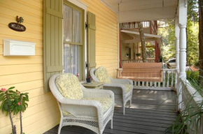 Charming Historic Downtown Apartment